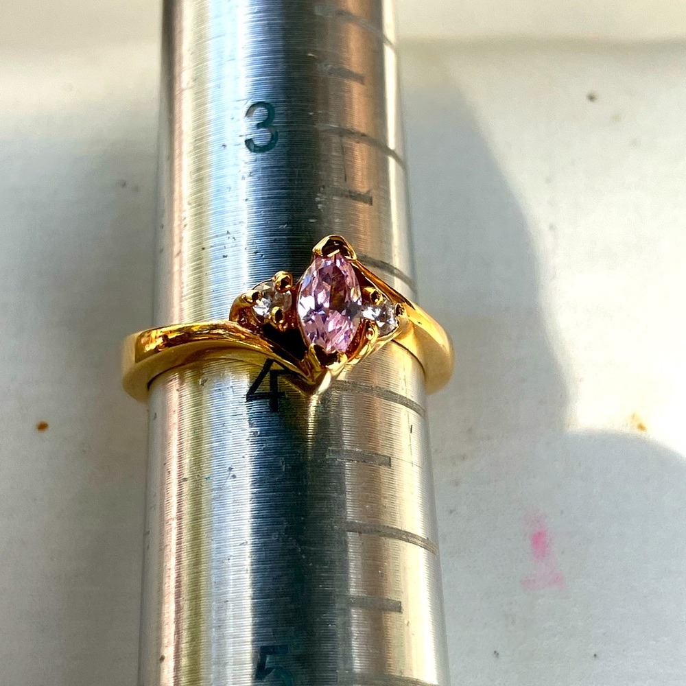 Sweet little RSC NWOT pinkish CZ gem and rhinestones on 18K gold filled ring